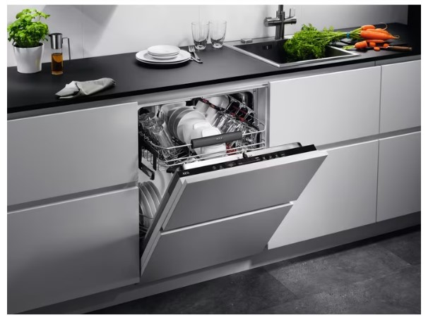 AEG Lave vaisselle 60cm totalement intégrable GlassCare 13 couverts avec glissière FSE63657P