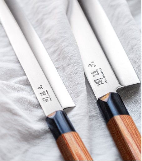 Couteau Japonais Yanagiba lame 24cm KAI Seki Magoroku Redwood 