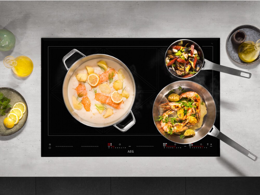 Plaque de cuisson Induction Série 8000 TotalFlex 80 cm IKE86683FB